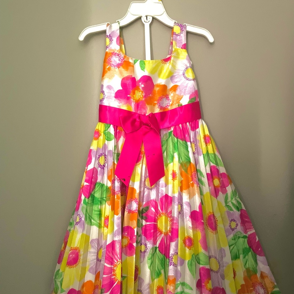 A kids dress, size 5, Ashley Ann dress.